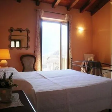 Il Pero Selvatico Bed & Breakfast *